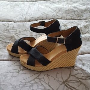 TOMS Black Wedges - NEW!